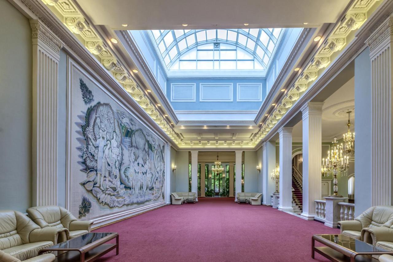 Vip Apartments Dipservice Hall Мінськ Екстер'єр фото