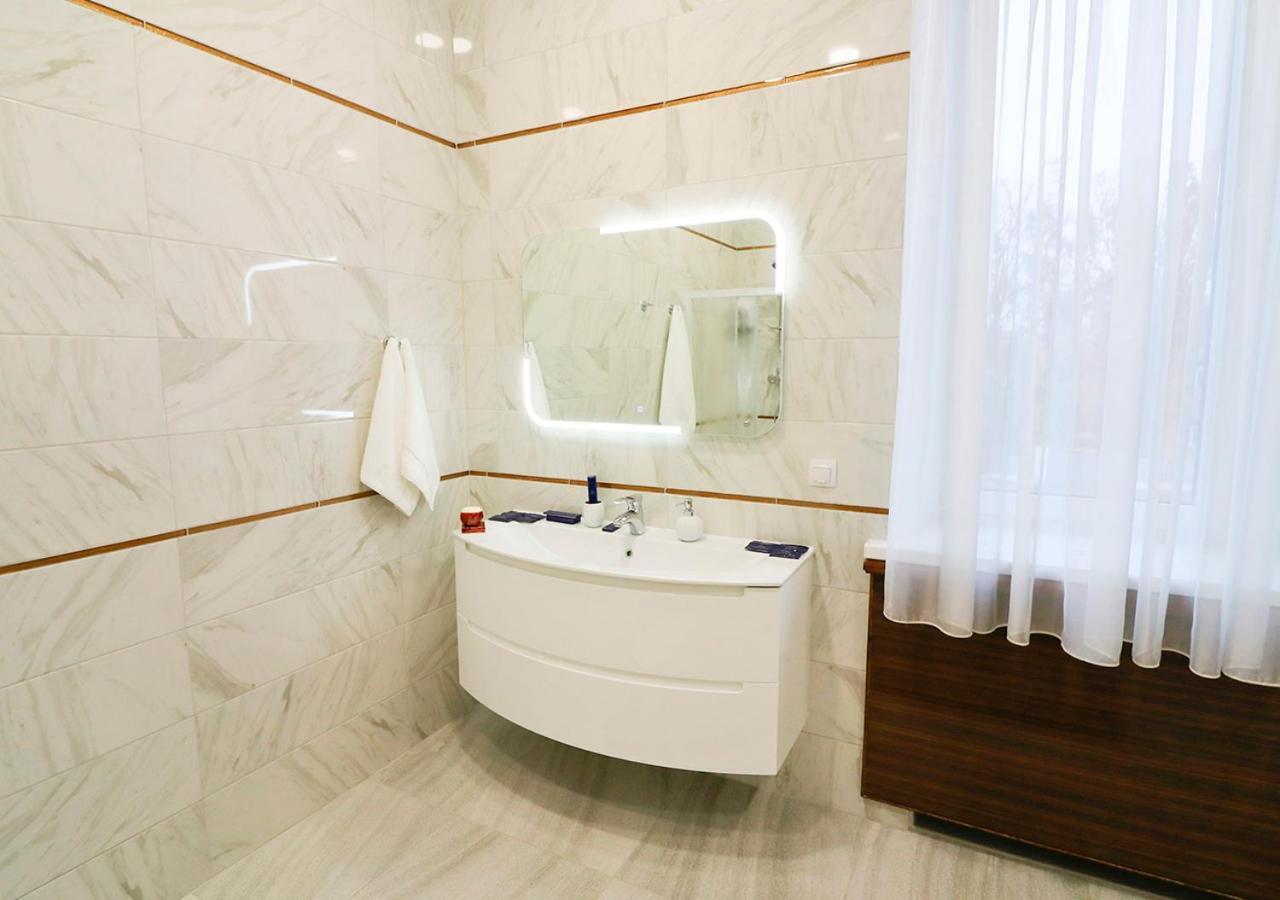 Vip Apartments Dipservice Hall Мінськ Екстер'єр фото