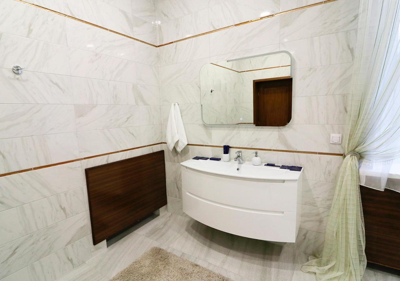 Vip Apartments Dipservice Hall Мінськ Екстер'єр фото